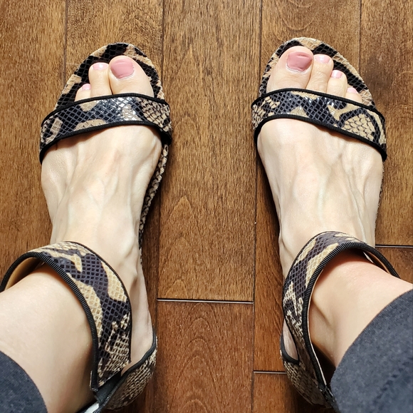 Hush Puppy Sandals Size 8.5 - Picture 3 of 4